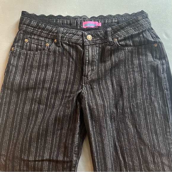 Edikted Denim - Edikted Black Pinstripe low rise baggy Jeans